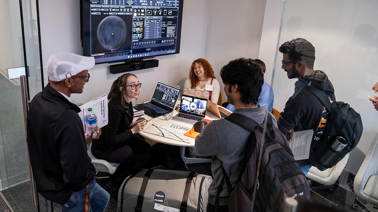 Students gather at Keenan Center for Entrepreneurship
